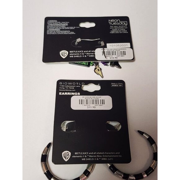 2 Pc Beetlejuice Strange Unusual & Sandworm Hoop Earrings NWT - Picture 2 of 2